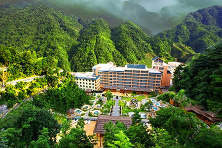 V1(莽山+温泉)：最美4A郴州莽山•5星森林温泉度假酒店 高铁三天度假游