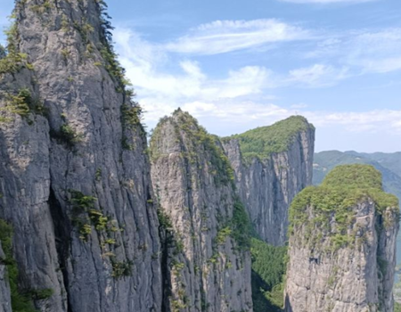 LL-诗画神恩:神农架.神农顶.神农祭坛.天生桥.官门山.恩施大峡谷.云龙河地缝.女儿城.屏山大峡谷.高铁6日游
