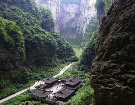 L-渝你相遇：重庆.武隆.天坑.阿依河.九黎城.轻轨穿楼.龚滩古镇.解放碑.洪崖洞.五日纯玩游